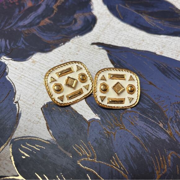 Vintage 80s Oversized Chunky Square Gold and Cream Enamel Geometric Earrings D1 - Picture 3 of 10